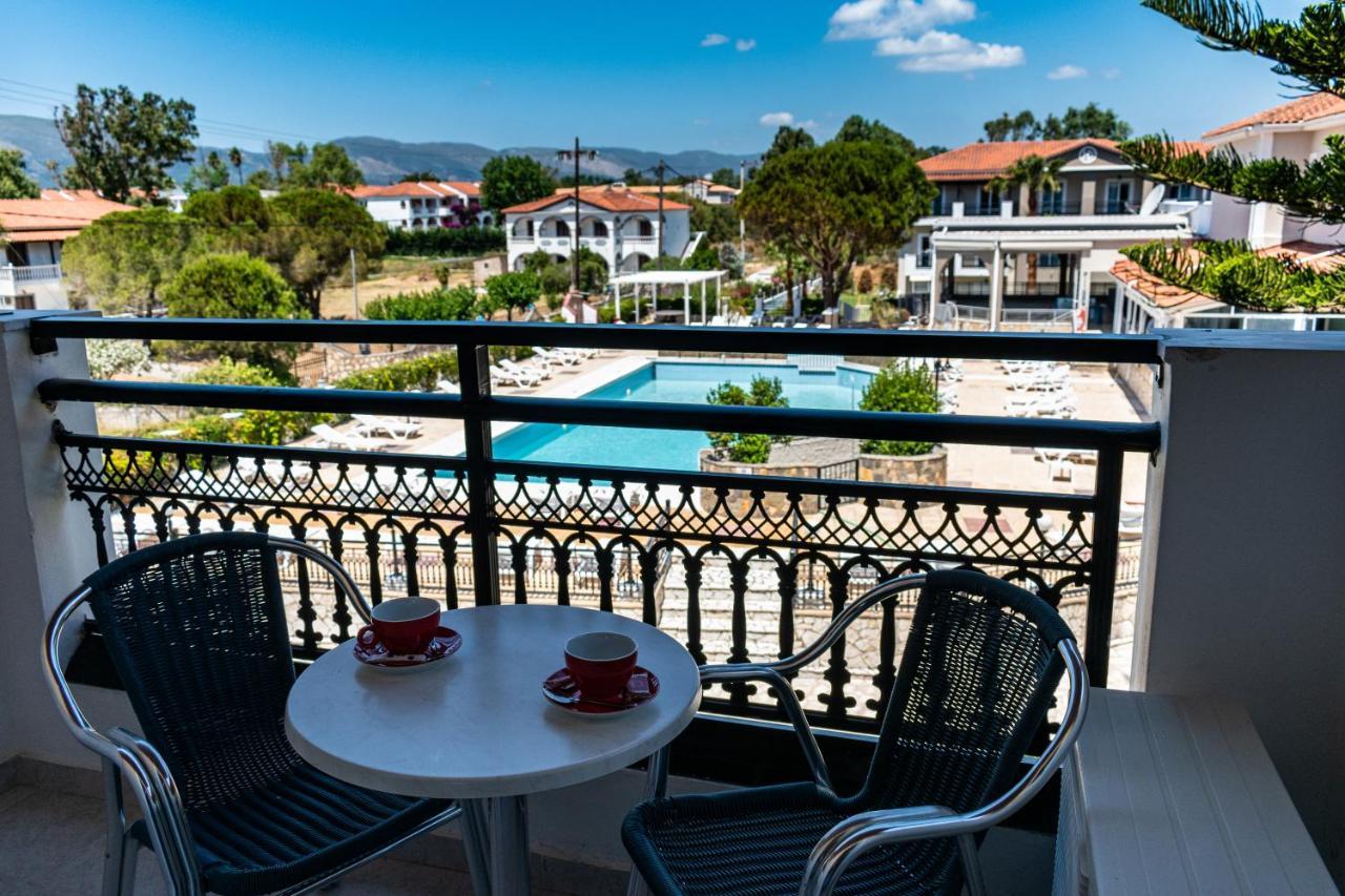 Denny'S Inn Каламакі Екстер'єр фото